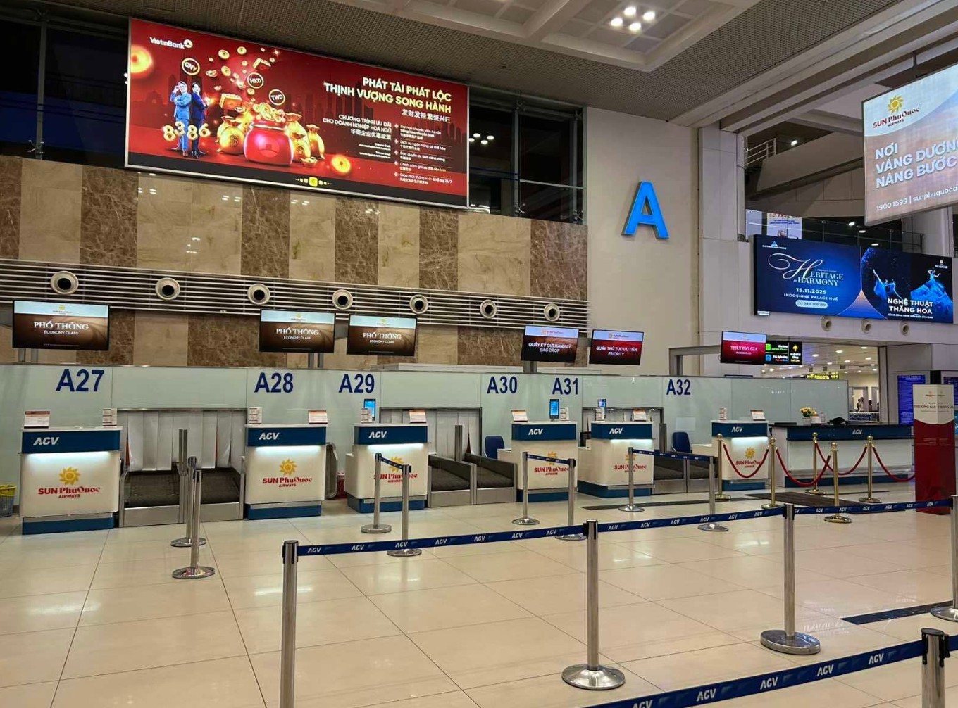 Quầy làm thủ tục của Sun PhuQuoc Airways tại sân bay Nội Bài